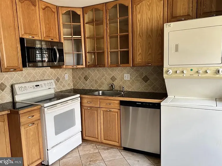 516 Meadow Hall Dr #D516 — Photo 4