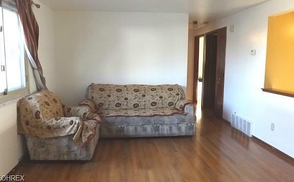 4th image of 3610 Hunter Dr