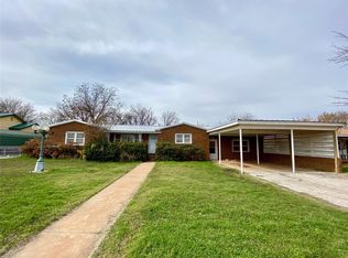 111 Ammons St, Roby, TX 79543