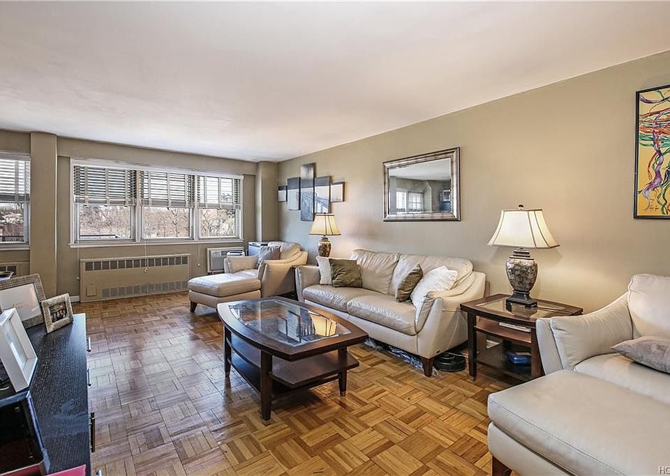 1st image of 385 McLean Ave APT 11E