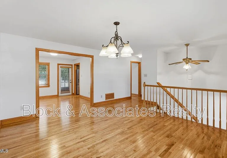 1200 Boxwood Ln — Photo 15