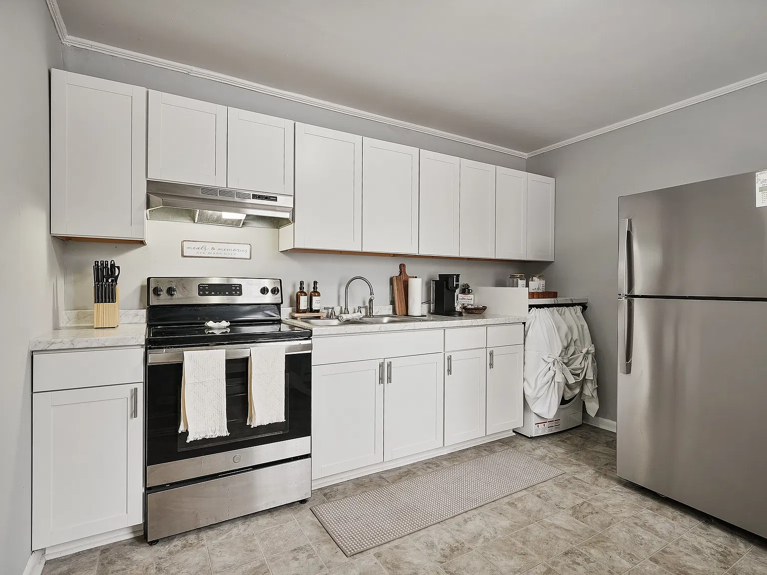 Fully Furnished 2BR Home in Haymount | Move-In Ready — Photo 2
