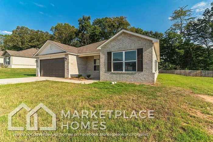 4 bed, 2.0 bath, 1640 sqft, $1,650 — Photo 3