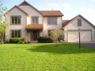133 Caversham Woods, Pittsford, NY 14534