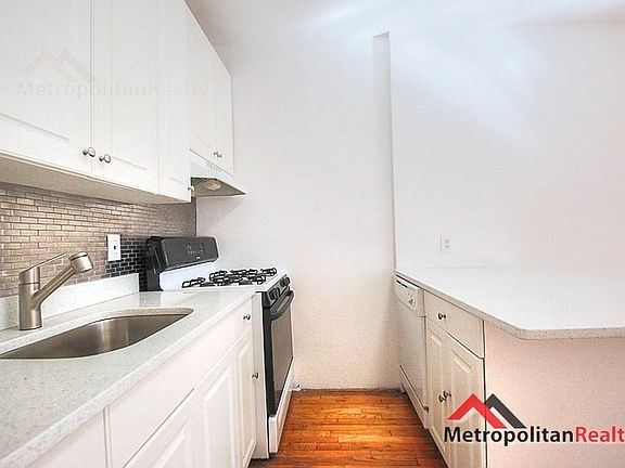 4th image of 529 5th St #3RIGHT
