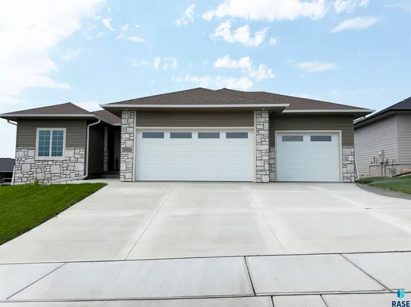 2905 S Dunraven Ave, Sioux Falls, SD 57110