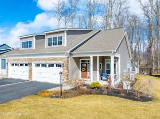 12B Macoun Dr, Clifton Park, NY 12065