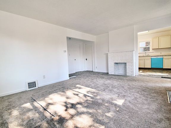 5th image of 43 E Courtland Ave