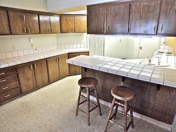 4th image of 4505 California Ave Unit 212