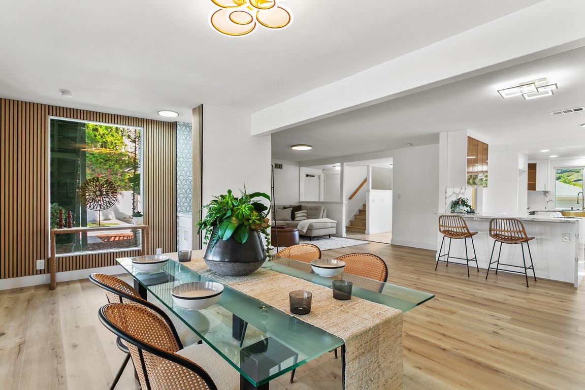 next background image