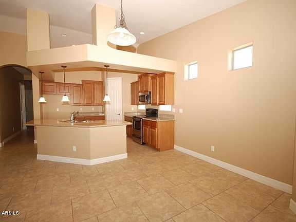 5th image of 9226 E Gary St