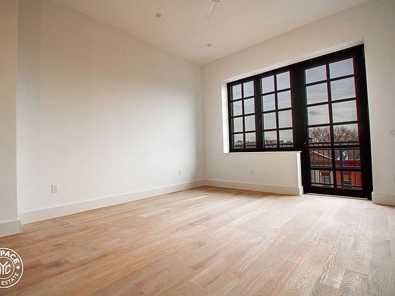 3rd image of 730 Franklin Ave #5A