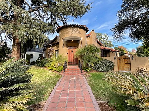 2nd image of 1890 Twin Palms Dr
