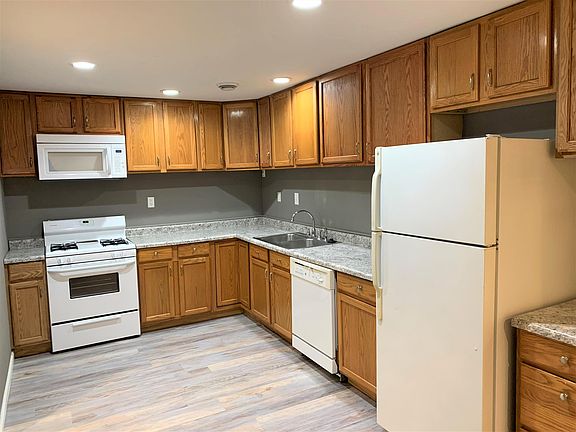 4th image of 4521 Rushmore Dr NE #E