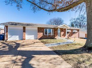 2185 Lundy Dr, Florissant, MO 63031
