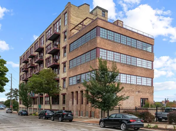 215 West Maple STREET #610, Milwaukee, WI 53204