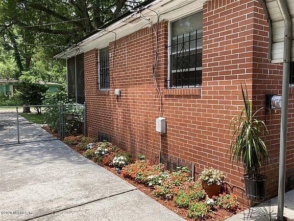 3rd image of 3425 Columbus Ave