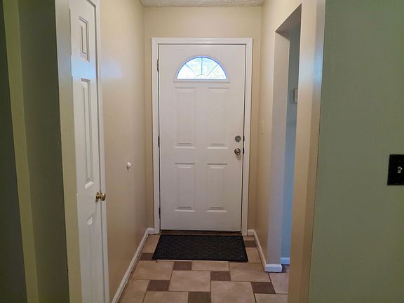 2nd image of 5109 Hill Farm Dr NE