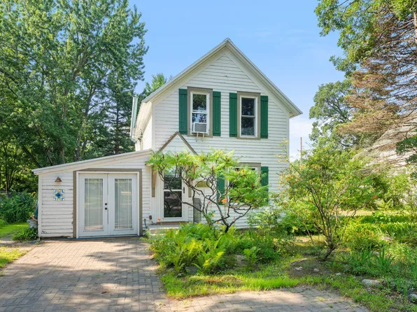 6349 Oak St, North Branch, MN 55056