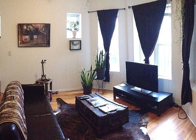 2nd image of 1022 N Damen Ave #2MT
