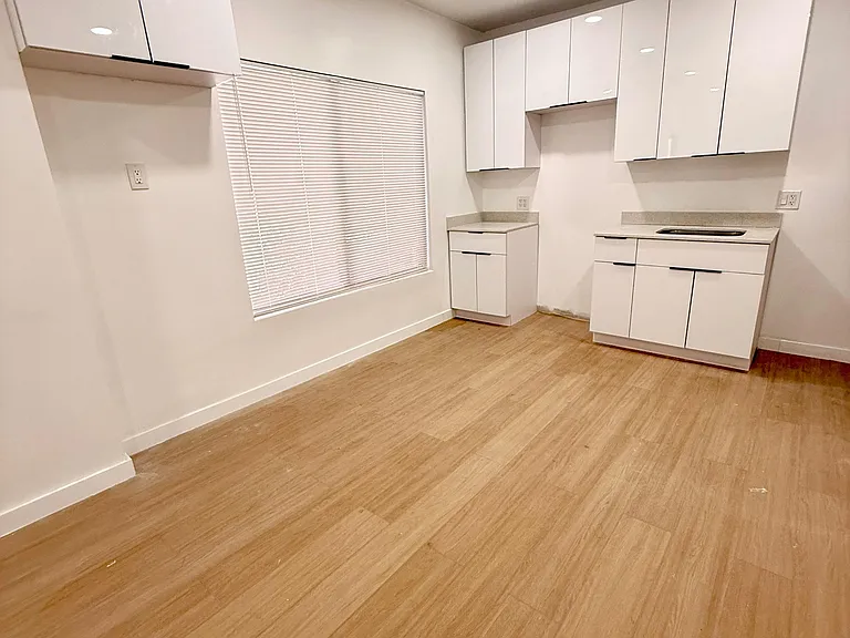 125 SW 19th Ave — Photo 3
