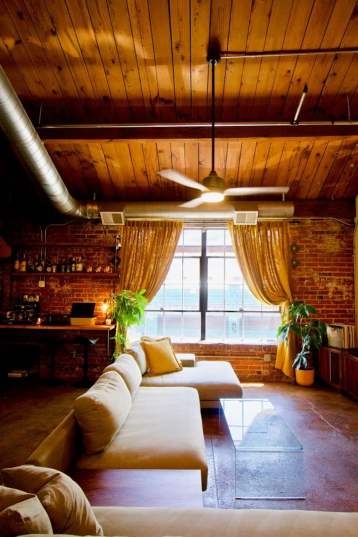 2 weeks free if lease signed & move in by 9/4/26-Beautiful, Bright & Open Denver Condo Great Loca... — Photo 3