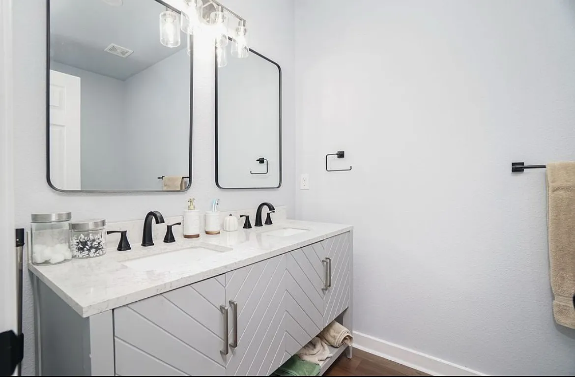 Building Photo - 422 K St #103