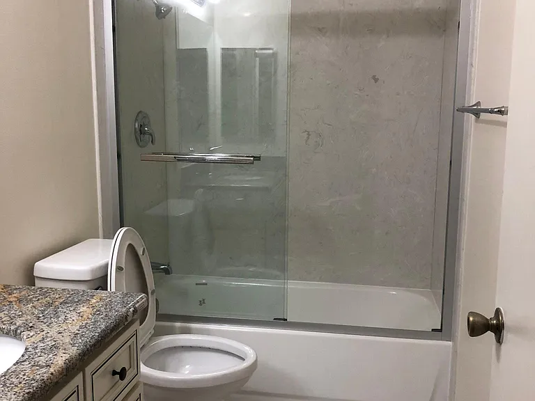 381 N Temple Dr — Photo 2