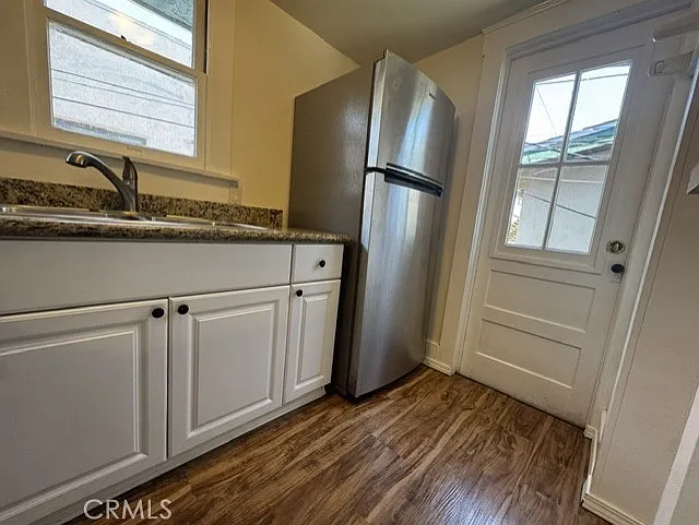 321 W 6th St — Photo 5