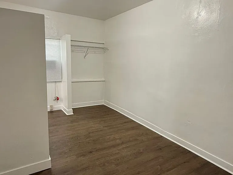 247 S Shasta St — Photo 12