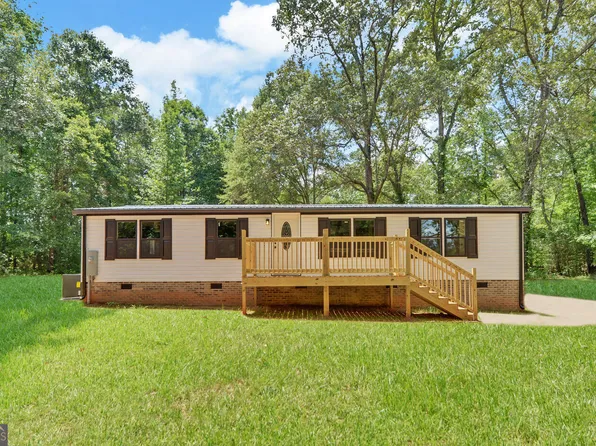 53 Yonah Dam Rd, Toccoa, GA 30577