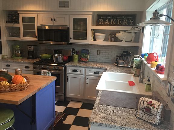 2nd image of 2475 Abbington Dr SE