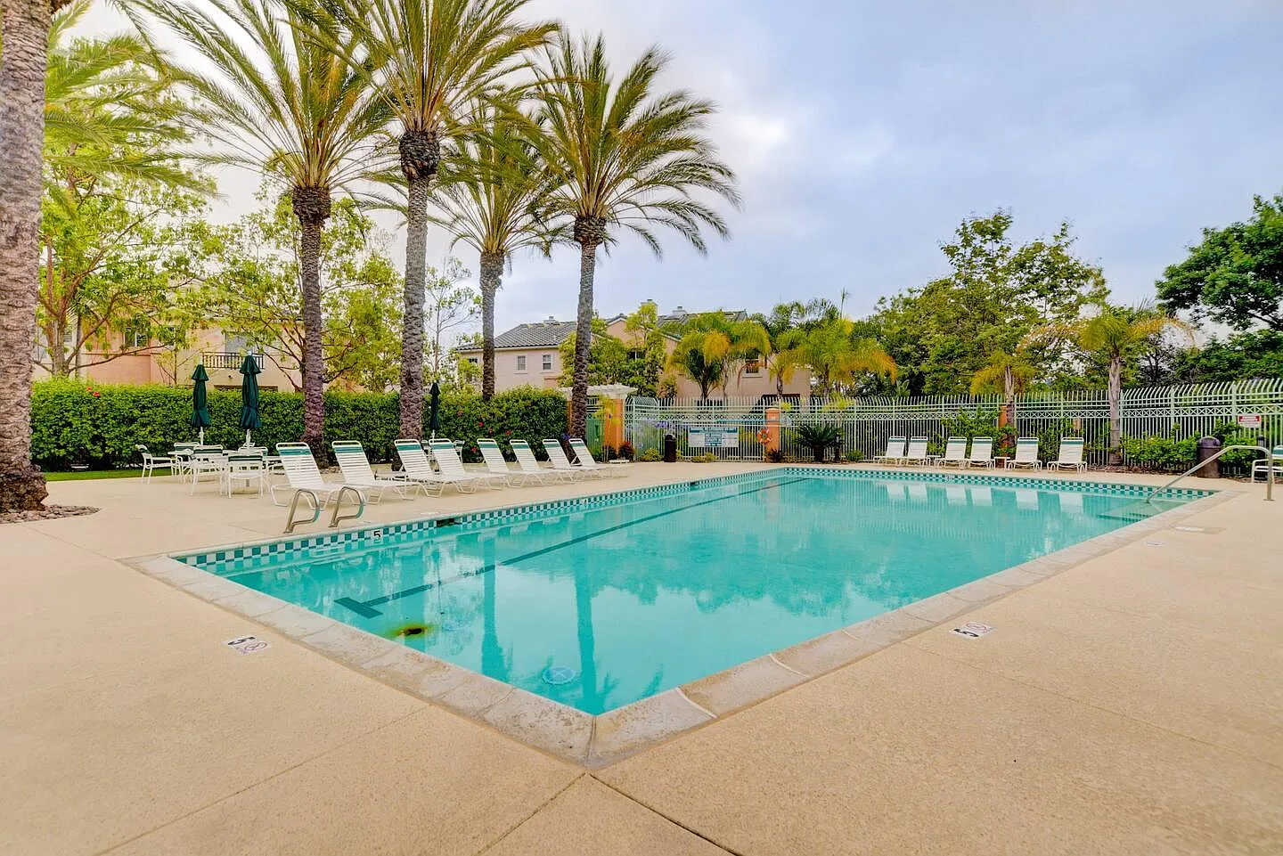 2 bed, 2.5 bath, 1200 sqft, $4,235 — Photo 3