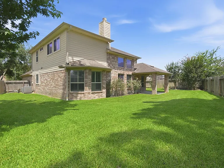 14535 Mountain Cliff Ln — Photo 32
