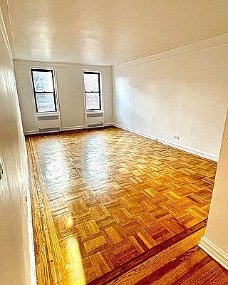 5th image of 47-20 42nd St APT 6C