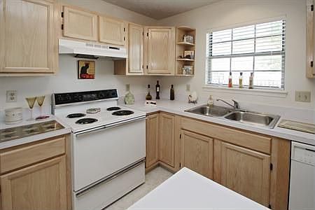 3rd image of 3012 Heather Beach Ln