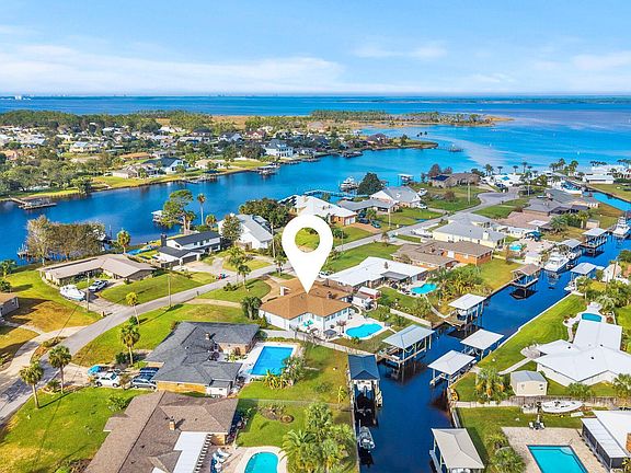 3rd image of 700 Driftwood Dr