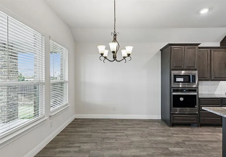 2513 Loudon St W — Photo 12