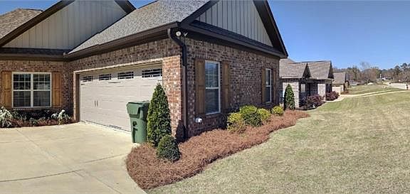 2nd image of 904 Beauford Dr