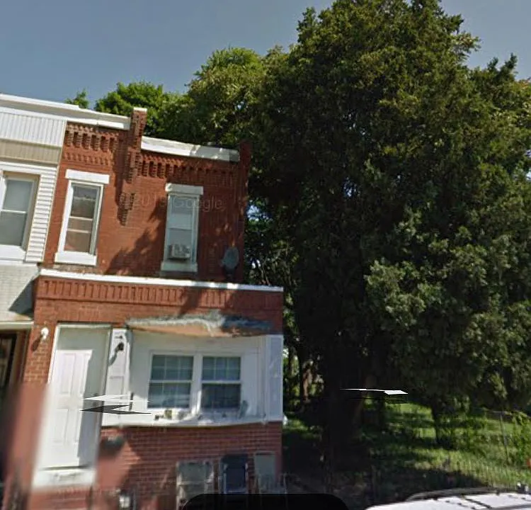 932 W 8th St