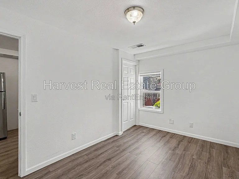 812 Chester St — Photo 11