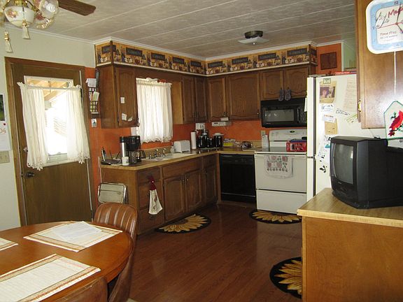 3rd image of 3427 Park View Blvd