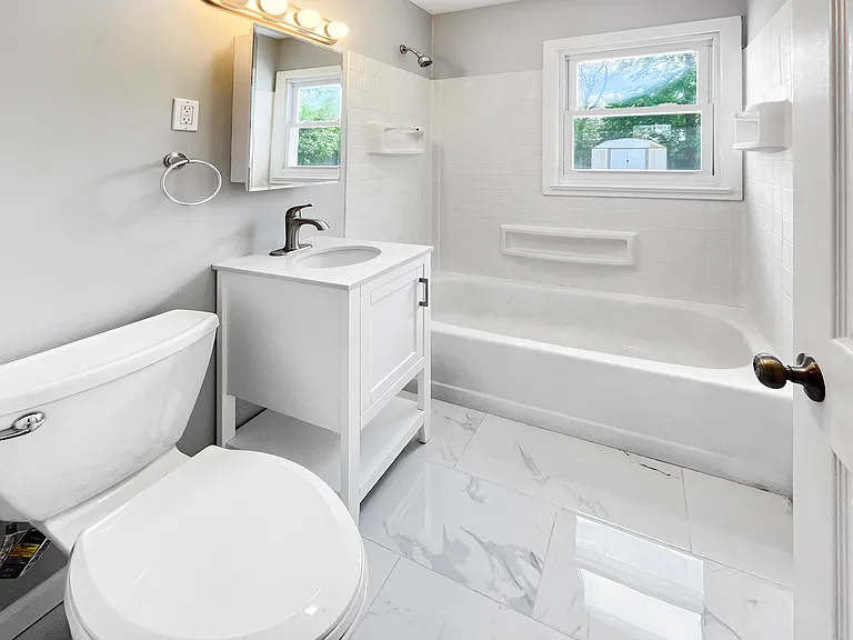 213 Scammell Dr — Photo 10