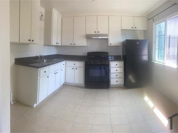 1736 E 24th St APT 1
