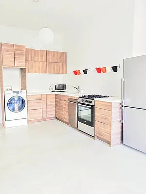 Rented by Isen & Company : Real Estate Advisors | media 24