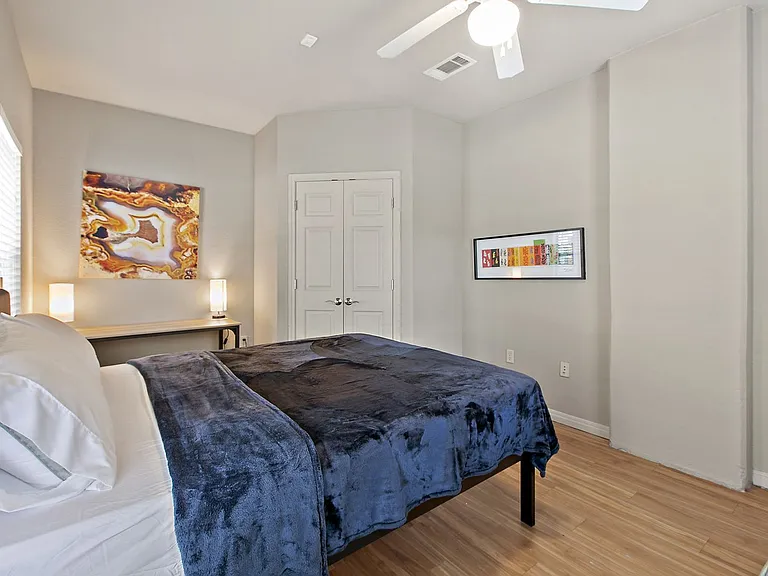 Texan Pearl Best Value in West Campus — Photo 31