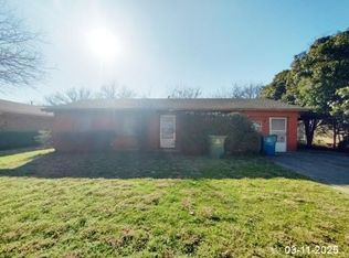 103 Hillcrest St, Sanger, TX 76266