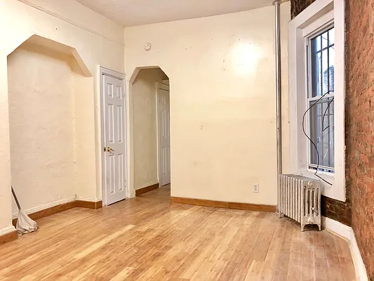 Rented by Premier Metro Realty Corp | media 2