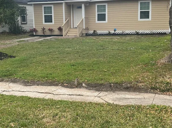 100 18th Ave N, Texas City, TX 77590