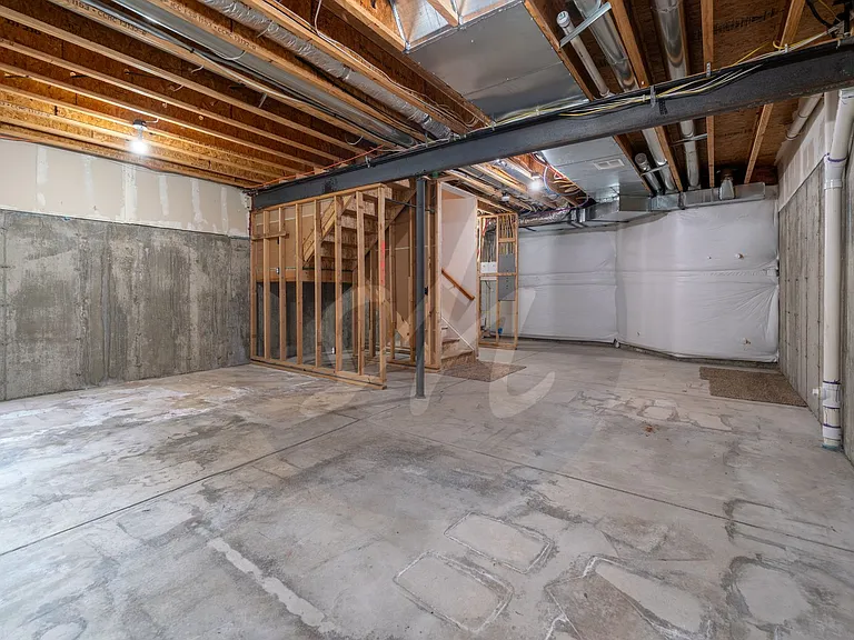5847 New Crossings Point — Photo 18